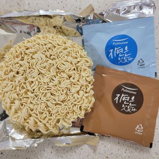 [풀무원] 자연은맛있다 정면, 백면, 홍면  세트 — 4.5점을 준 리뷰어가 2021년 4월 올린 사용 사진