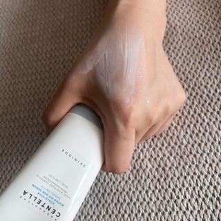 MF[스킨1004] 마다가스카르 센텔라 히알루-시카 워터핏 선세럼 50ml — 5점을 준 리뷰어가 2024년 5월 올린 사용 사진