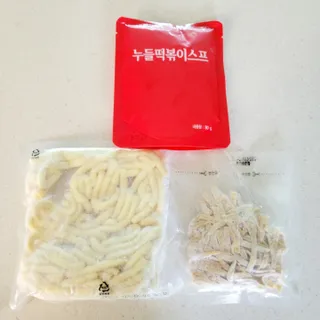[푸딩팩토리] 요즘누들떡볶이540g + 매콤누들떡볶이 470g — 5점을 준 리뷰어가 2022년 9월 올린 사용 사진