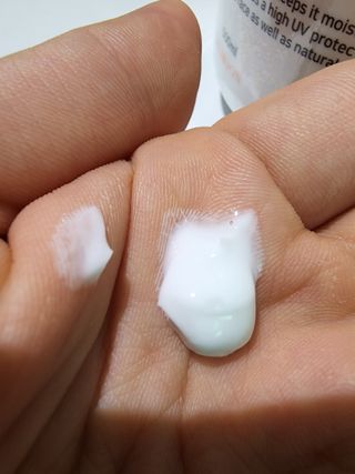 [닥터문] 프리미엄 알로에베라 선크림 500ml — 5점을 준 리뷰어가 2022년 6월 올린 사용 사진