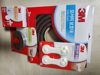 3M 유아안전 4종세트-전기소켓커버 + 모서리보호대 + 서랍안전잠금장치 + 문닫힘보호대 — 5점을 준 리뷰어가 2024년 5월 올린 사용 사진
