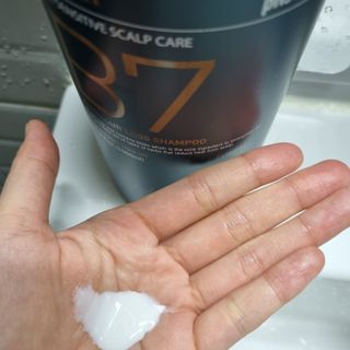 [포레스트스토리] 탈모증상완화 샴푸 1,000ml — 5점을 준 리뷰어가 2022년 3월 올린 사용 사진