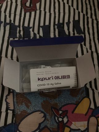 케이퓨리 아나파코 코로나 타액 자가 진단키트 1회분 3개 — 4.5점을 준 리뷰어가 2023년 4월 올린 사용 사진