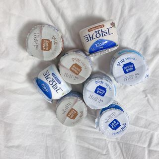 매일바이오 그릭요거트 오리지널 플레인 4개, 로스터리 커피믹스 4개 — 5점을 준 리뷰어가 2021년 12월 올린 사용 사진