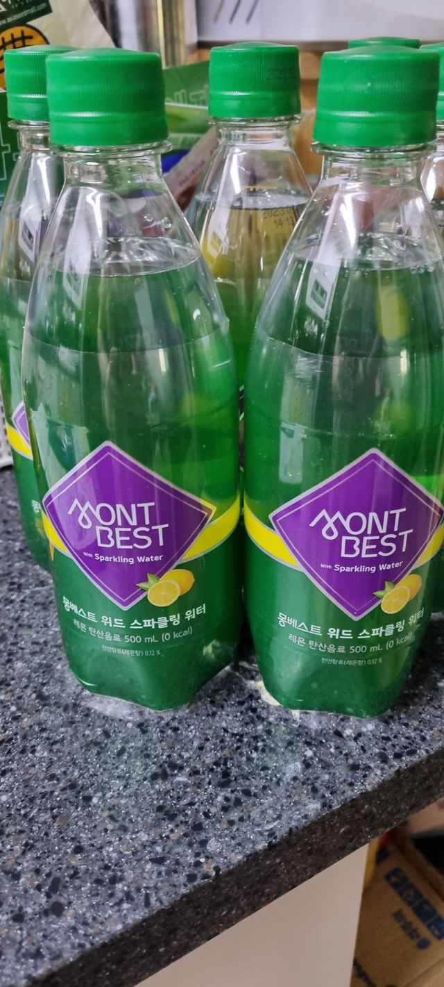 Montbest with Sparkling water Lemon OR Lime 20병(랜덤) 리뷰 사진