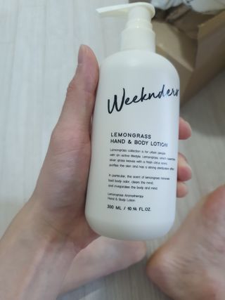 [위켄더스] 끈적임 없이 수분감을 채워주는 핸드& 바디로션 1종 랜덤발송 — 5점을 준 리뷰어가 2022년 5월 올린 사용 사진