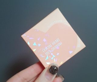 [블랙루즈] 크리스탈 하트 락 섀도우 4종 중 택1 — 5점을 준 리뷰어가 2021년 2월 올린 사용 사진