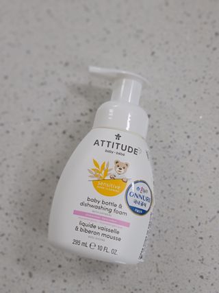 에티튜드 천연 젖병세정제 무향 아토베이비 폼타입 (295ml) 천연 친환경 비건 — 5점을 준 리뷰어가 2022년 8월 올린 사용 사진