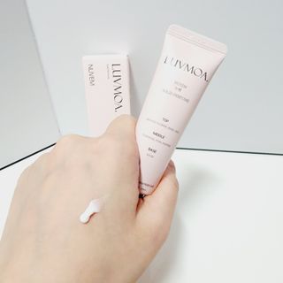 러브모아 향수 고체향수 승무원 고체향수 바르는 향수 니치향수 도손 우드세이지 앤 씨솔트 — 5점을 준 리뷰어가 2022년 10월 올린 사용 사진