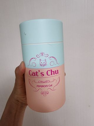 페페로니 잘 먹는 캣츄 - 무항생제 닭고기 12개 + 알래스카 연어 12개 — 5점을 준 리뷰어가 2021년 7월 올린 사용 사진