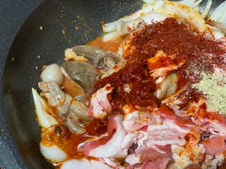[푸딩팩토리] 불맛양념 쭈꾸미볶음 300G_엄선한 쭈꾸미원물과 양념이 신의 한수! — 5점을 준 리뷰어가 2022년 9월 올린 사용 사진