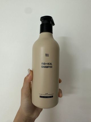 패스트힐(fast heal) 패스트힐 탈모증상완화샴푸 470ml — 5점을 준 리뷰어가 2023년 10월 올린 사용 사진