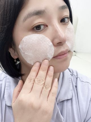 웰더마 프리미엄 콜라겐 하이드로 토너 패드 60매/1개 — 5점을 준 리뷰어가 2025년 7월 올린 사용 사진
