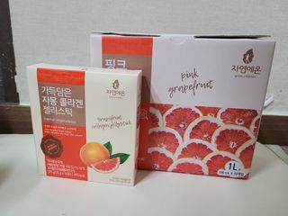 자연에온 핑크 자몽 착즙 100mL 10개입 1BOX +가 득담은 자몽 콜라겐 젤리스틱 1BOX — 5점을 준 리뷰어가 2021년 7월 올린 사용 사진