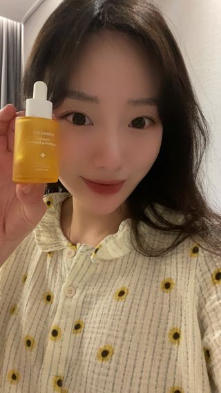 체르엠 스템앤셀 비타민 브라이트닝 에센스 30ml 1개 — 5점을 준 리뷰어가 2022년 3월 올린 사용 사진