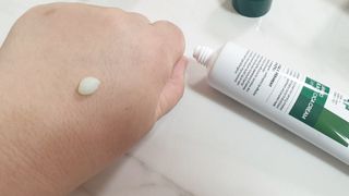 랑벨 랑바이오 블랙 시카 크림 50ml(블랙비 프로폴리스, 시카 4종, 판테놀 10 함유) — 5점을 준 리뷰어가 2022년 4월 올린 사용 사진