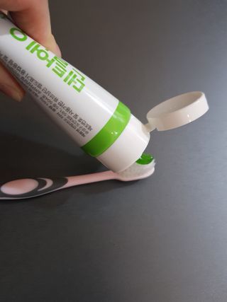 프리마인 유해균 뿐만 아니라 유익균까지 씻어내는 치약은 그만, 건강한 구강환경을 만드는 덴탈엔오 — 5점을 준 리뷰어가 2022년 12월 올린 사용 사진