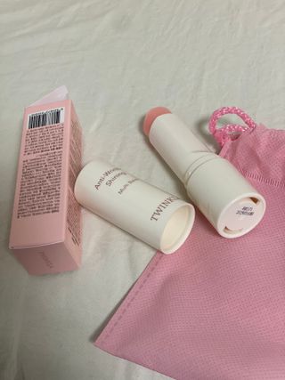 트윙클라 안티링클 샤이닝 멀티밤 — 5점을 준 리뷰어가 2022년 6월 올린 사용 사진