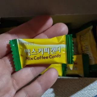 (주) 피치코리아 믹스커피캔디76g x2개입 — 5점을 준 리뷰어가 2022년 11월 올린 사용 사진