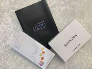 데싱디바 글레이즈 젤네일 네온체크 네일_4종 중 택 1 — 5점을 준 리뷰어가 2021년 9월 올린 사용 사진