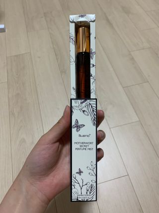 브에노 마더워트 시크릿 퍼퓸 미스트 — 3점을 준 리뷰어가 2021년 6월 올린 사용 사진
