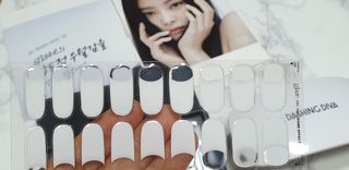 데싱디바 글레이즈 젤네일 스프링 프렌치 네일_5종 중 택 1 — 5점을 준 리뷰어가 2021년 9월 올린 사용 사진