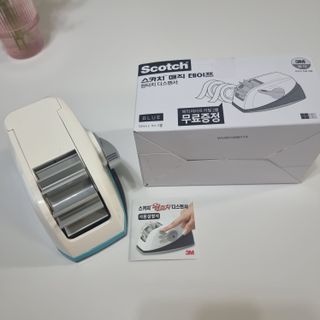 3M 한번의 터치로 깔끔하게 착! 원터치 테이프 디스펜서 — 5점을 준 리뷰어가 2023년 7월 올린 사용 사진