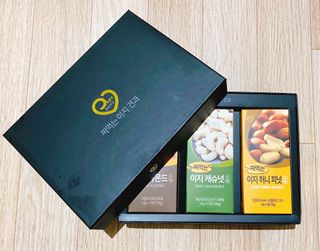 짜먹는 이지견과 짜먹는 이지아몬드, 짜먹는 이지허니피넛, 짜먹는 이지캐슈넛 각 10g X  10포 — 4점을 준 리뷰어가 2021년 4월 올린 사용 사진