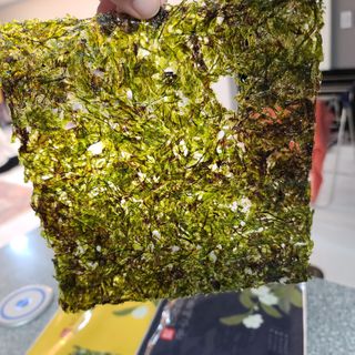 [해림맛김] 들기름에 구운 바삭바삭 김 4종 세트 + 1종 랜덤발송 총5개입 — 5점을 준 리뷰어가 2021년 2월 올린 사용 사진