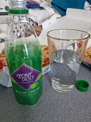 몽베스트 Montbest with Sparkling water Lime20병 — 5점을 준 리뷰어가 2021년 10월 올린 사용 사진