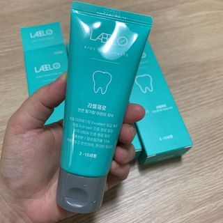 치과에서 쓰는 치약 _ 라벨제로 저불소 꼬마, 키즈, 유아, 베이비, 주니어 안전한 어린이치약 — 5점을 준 리뷰어가 2022년 10월 올린 사용 사진