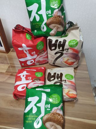 [풀무원] 자연은맛있다 정면, 백면, 홍면  세트 — 5점을 준 리뷰어가 2021년 4월 올린 사용 사진