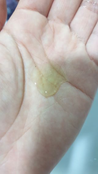 프리마인 메이크업과 들뜨는 각질까지 한방에 깐달걀로! 순하기까지한 셀베이스 그린티클렌저(200ml) — 5점을 준 리뷰어가 2023년 5월 올린 사용 사진