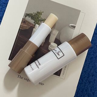 더사가오브수 [사가수] 효혜윤 보태니컬 에너지 에센스인로션 20ml /아이포올 스틱 3g — 5점을 준 리뷰어가 2023년 2월 올린 사용 사진