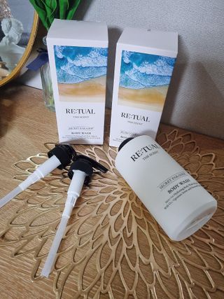 레츄얼 더 센트 바디워시 시크릿 파라다이스(500ml) — 4.5점을 준 리뷰어가 2022년 7월 올린 사용 사진