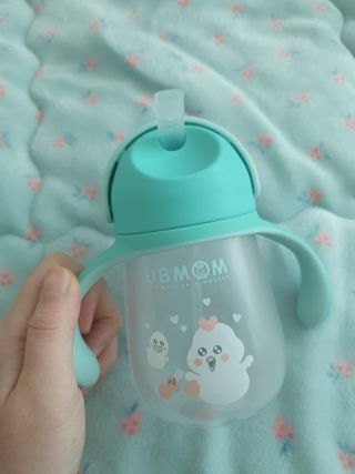 유비맘 트라이탄 코니빨대컵_컬러 랜덤 발송 — 5점을 준 리뷰어가 2021년 1월 올린 사용 사진