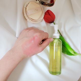 스킨큐어 산다화 순한 클렌징 동백 오일 200ml — 5점을 준 리뷰어가 2023년 3월 올린 사용 사진