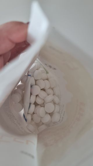 녹다 츄츄고체치약 150정 프로폴리스 죽염 씹는 치약 — 5점을 준 리뷰어가 2022년 12월 올린 사용 사진