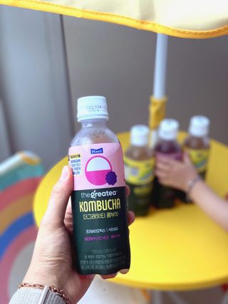 더그레잇티 콤부차 300ml *12개입 (오리지널 6개+베리리치 6개) — 4.5점을 준 리뷰어가 2022년 7월 올린 사용 사진