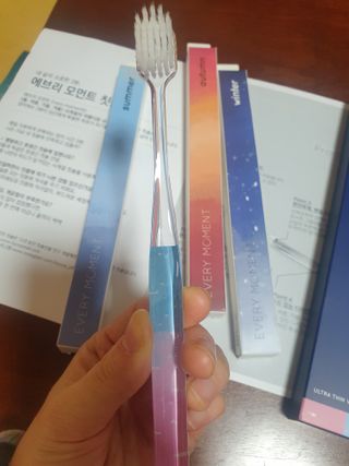 에브리모먼트 에브리 모먼트 칫솔 Every moment toothbrush — 4점을 준 리뷰어가 2022년 2월 올린 사용 사진