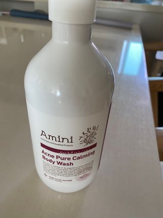 아미니 아크네 퓨어카밍 바디워시 500ml — 4점을 준 리뷰어가 2021년 7월 올린 사용 사진