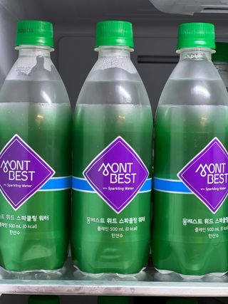 몽베스트 Montbest with Sparkling water Plain 20병 — 3점을 준 리뷰어가 2022년 8월 올린 사용 사진