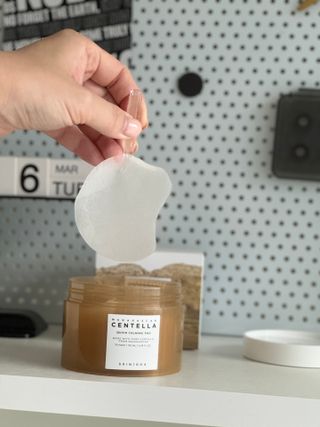 스킨1004 [SKIN1004] 마다가스카르 센텔라 퀵 카밍 패드 70매 130ml — 5점을 준 리뷰어가 2024년 9월 올린 사용 사진