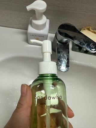 스킨큐어 산다화 순한 클렌징 동백 오일 200ml — 5점을 준 리뷰어가 2023년 8월 올린 사용 사진