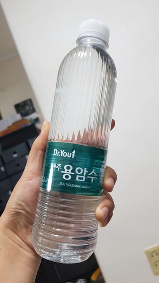 닥터유 제주용암수 닥터유 용암수 — 5점을 준 리뷰어가 2021년 11월 올린 사용 사진