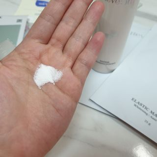 나우 [리브엠] 화해 1등 클렌징 파우더! 모공&피지 말끔순삭 — 5점을 준 리뷰어가 2023년 8월 올린 사용 사진