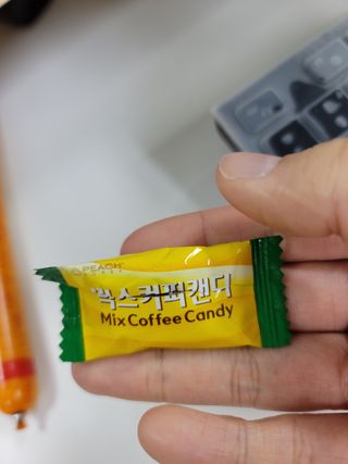 (주) 피치코리아 믹스커피캔디76g x2개입 — 5점을 준 리뷰어가 2022년 11월 올린 사용 사진