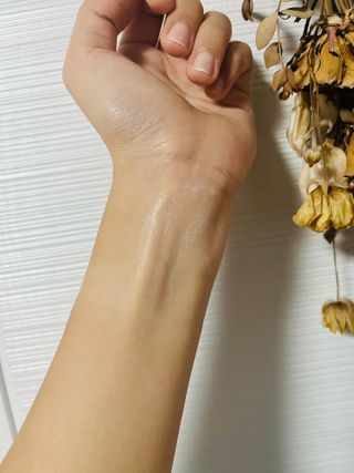 러브모아 향수 고체향수 승무원 고체향수 바르는 향수 니치향수 도손 우드세이지 앤 씨솔트 — 4.5점을 준 리뷰어가 2022년 9월 올린 사용 사진