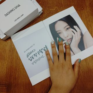 데싱디바 글레이즈 젤네일 스노쿨링 네일_5종 중 택 1 — 4점을 준 리뷰어가 2021년 8월 올린 사용 사진