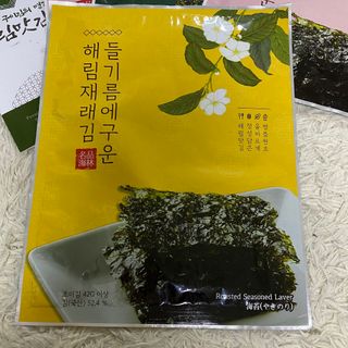 [해림맛김] 들기름에 구운 바삭바삭 김 4종 세트 + 1종 랜덤발송 총5개입 — 5점을 준 리뷰어가 2021년 2월 올린 사용 사진